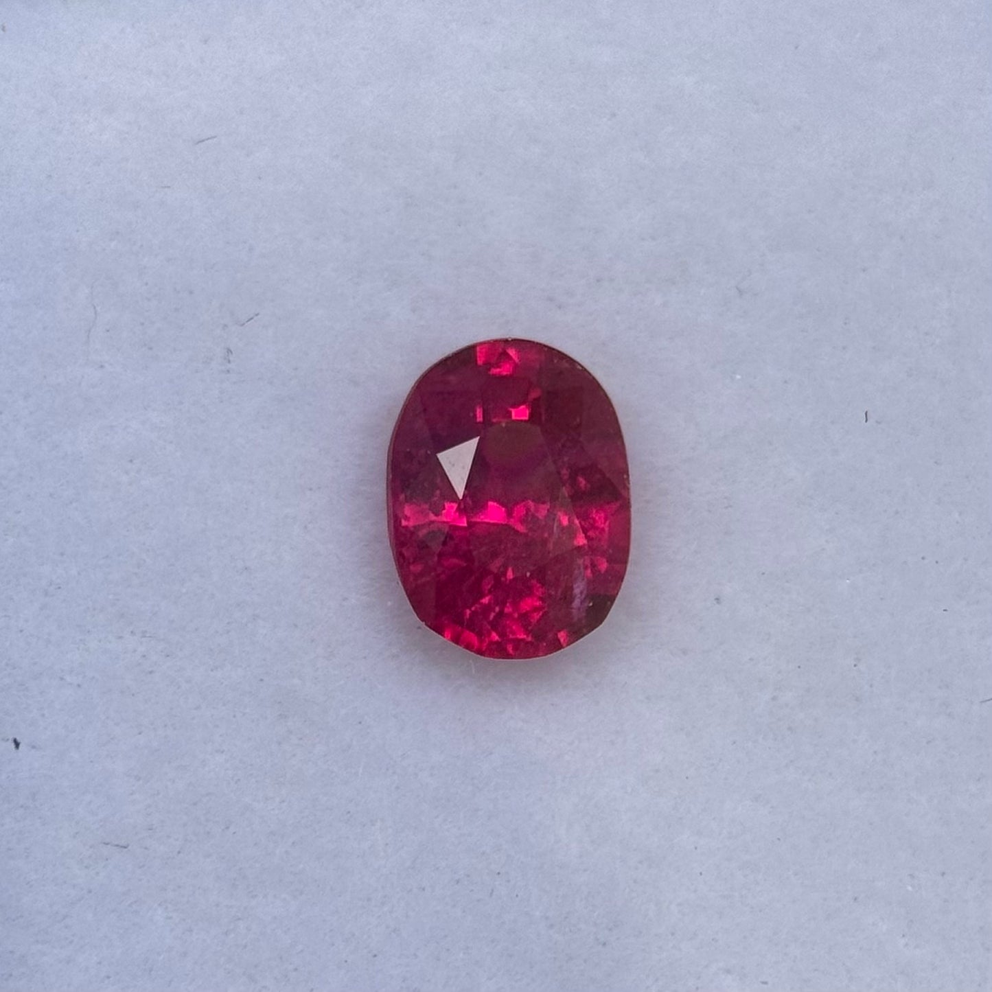 0.60 ct Natural Ruby Viet Nam. Oval Shape. No treatment.