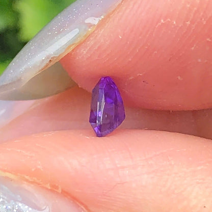 0,35ct Natural Purple Sapphire Vietnam. Trilliant Shape. No Treatment Sapphire Luc Yen.