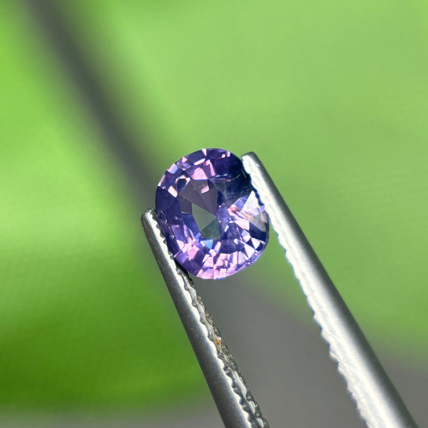 0,89 Natural Purple Sapphire Viet Nam. Cushion Shape. No Treatment Sapphire Luc Yen.