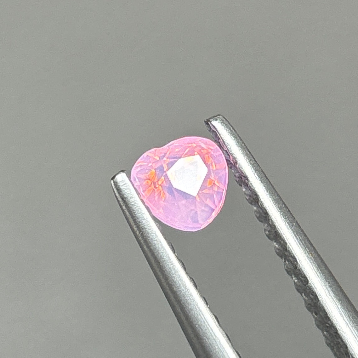 0,41ct Natural Pink Milky Sapphire Viet Nam. Heat Shape. No Treatment Milky Sapphire Luc Yen.
