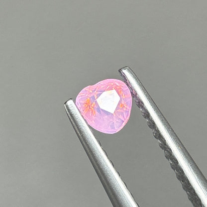 0,41ct Natural Pink Milky Sapphire Viet Nam. Heat Shape. No Treatment Milky Sapphire Luc Yen.