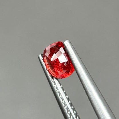0,63ct Natural Red Spinel Viet Nam. Cushion Shape. No Treatment Spinel Luc Yen.
