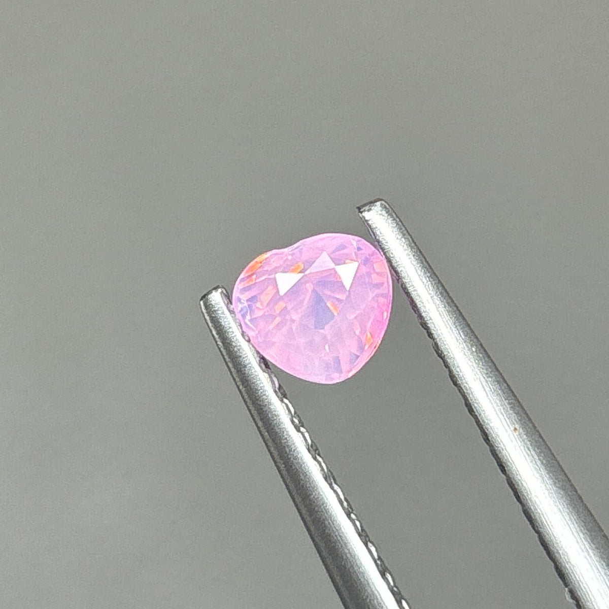 0,41ct Natural Pink Milky Sapphire Viet Nam. Heat Shape. No Treatment Milky Sapphire Luc Yen.