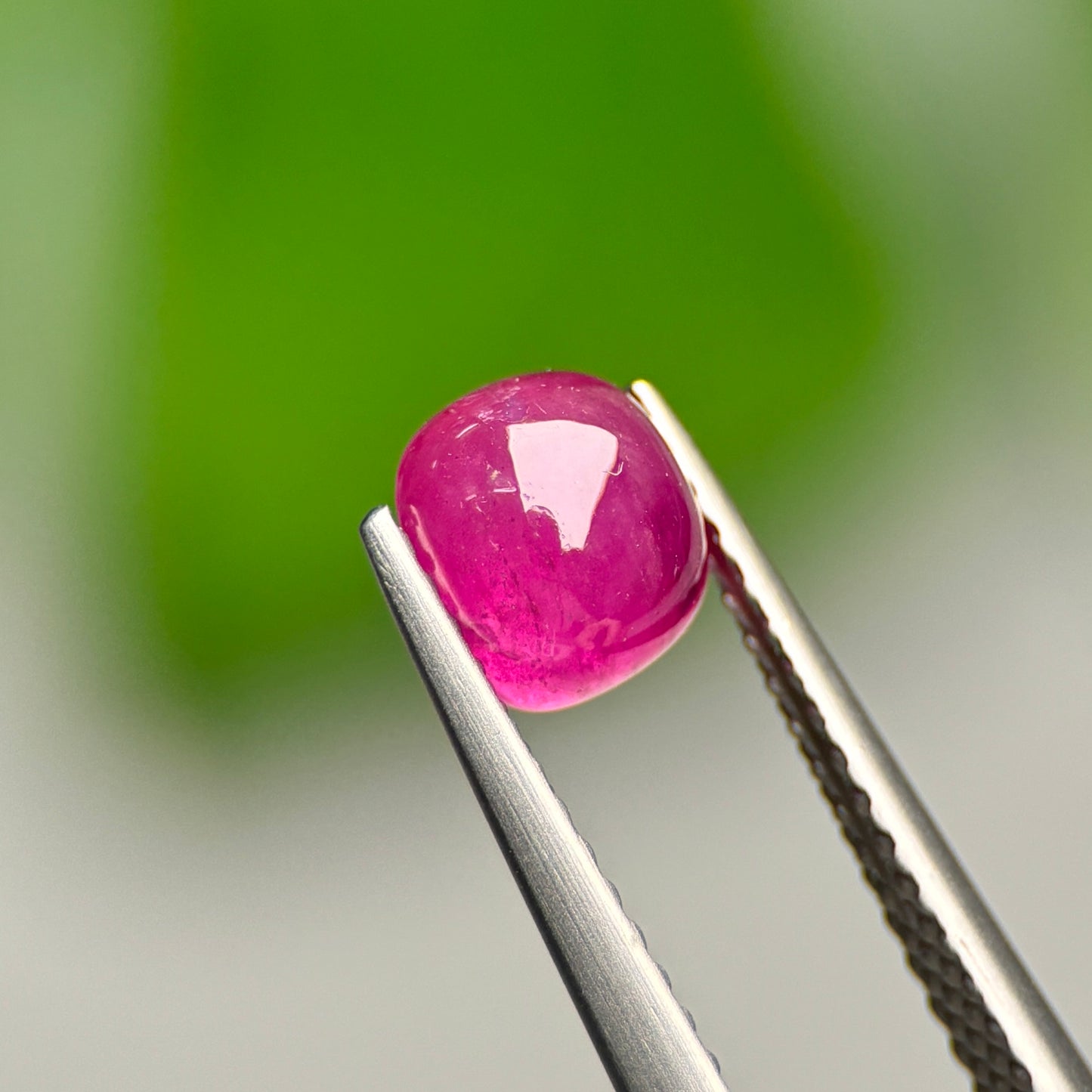 1,45ct Natural Ruby Cacbochon Viet Nam. No treatment Ruby Luc Yen.