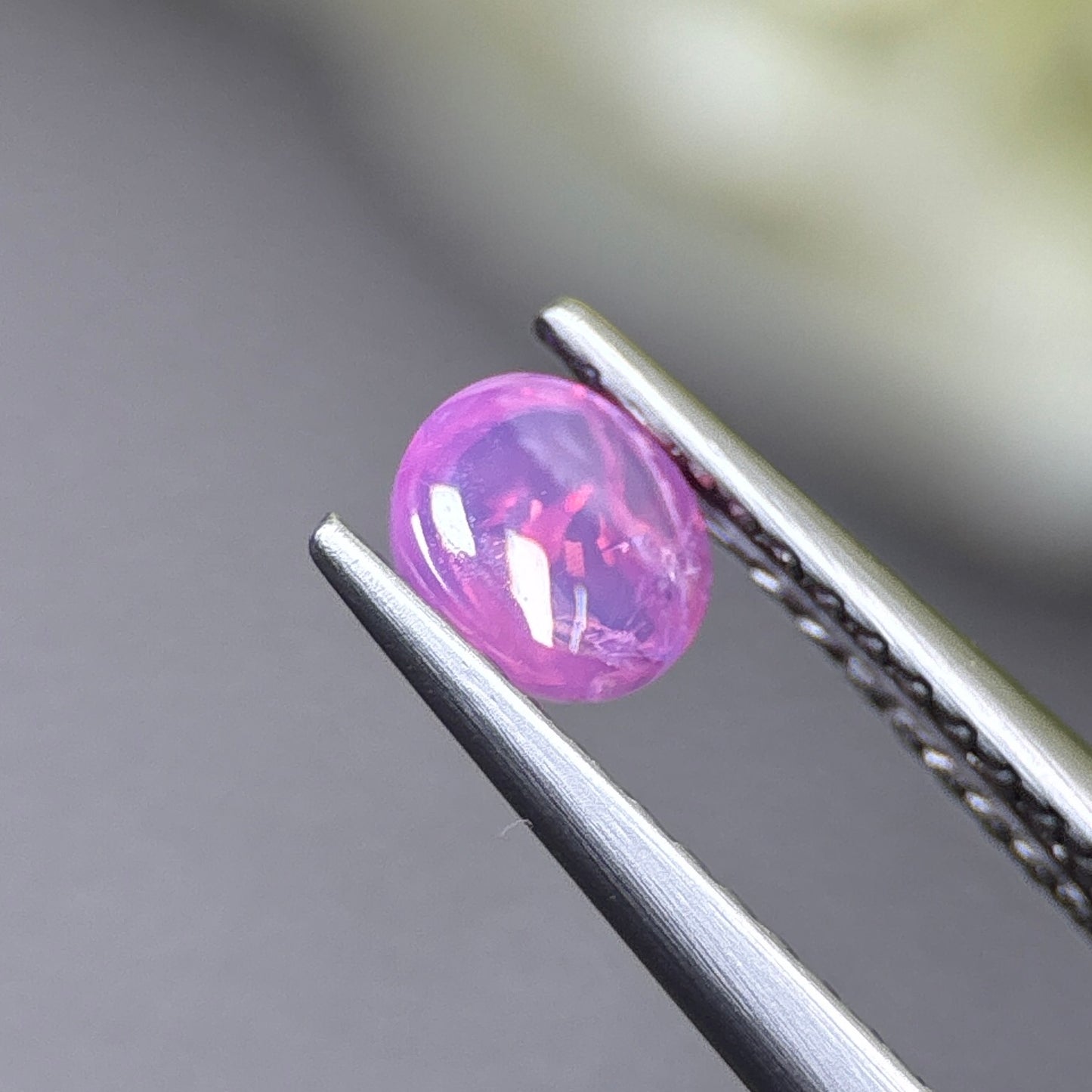 0.59ct Natural Purplish Pink Cacbochon Sapphire Viet Nam. No treatment.