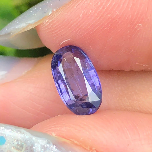 1,7ct Natural Bluish Purple Sapphire Vietnam. Cushion Shape. No Treatment Sapphire Luc Yen.