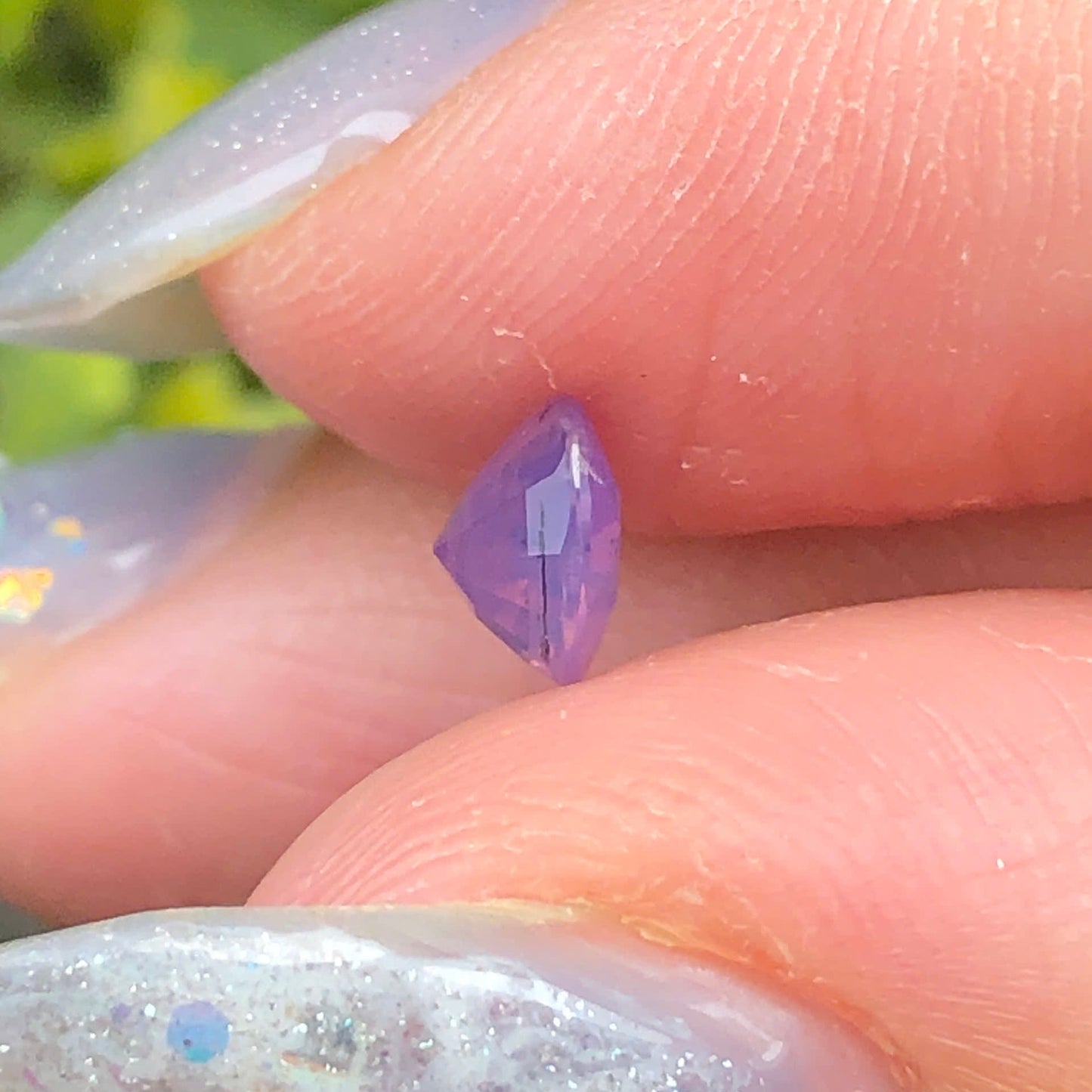 0,74ct Natural Pinkish Purple Milky Sapphire Vietnam. Heart Shape. No Treatment Milky Sapphire Luc Yen.