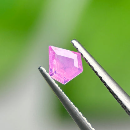 0,36ct Natural Pink Milky Sapphire Vietnam. Freeform. No Treatment Milky Sapphire Luc Yen.