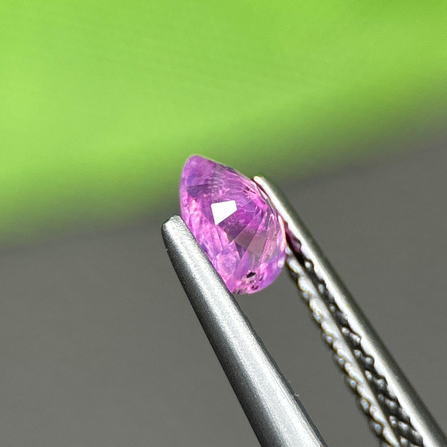 0,43ct Natural Pink Milky Sapphire Vietnam. Pear Shape. No Treatment Milky Sapphire Luc Yen.