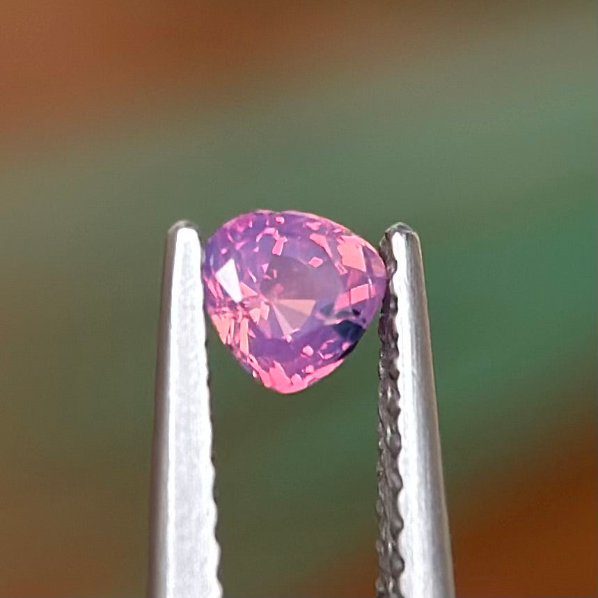 0.33 ct Natural Pink Sapphire Vietnam. Triangle Shape. No Treatment.