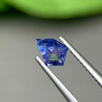 0,59 Natural Blue Milky Sapphire Vietnam. Freeform. No Treatment Milky Sapphire Luc Yen.
