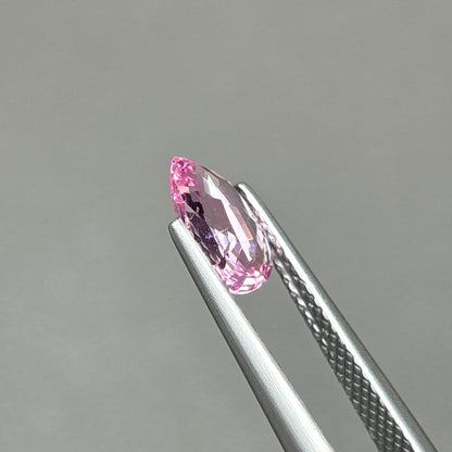 0,97ct Natural Pink Spinel Viet Nam. Pear Shape. No Treatment Spinel Luc Yen.