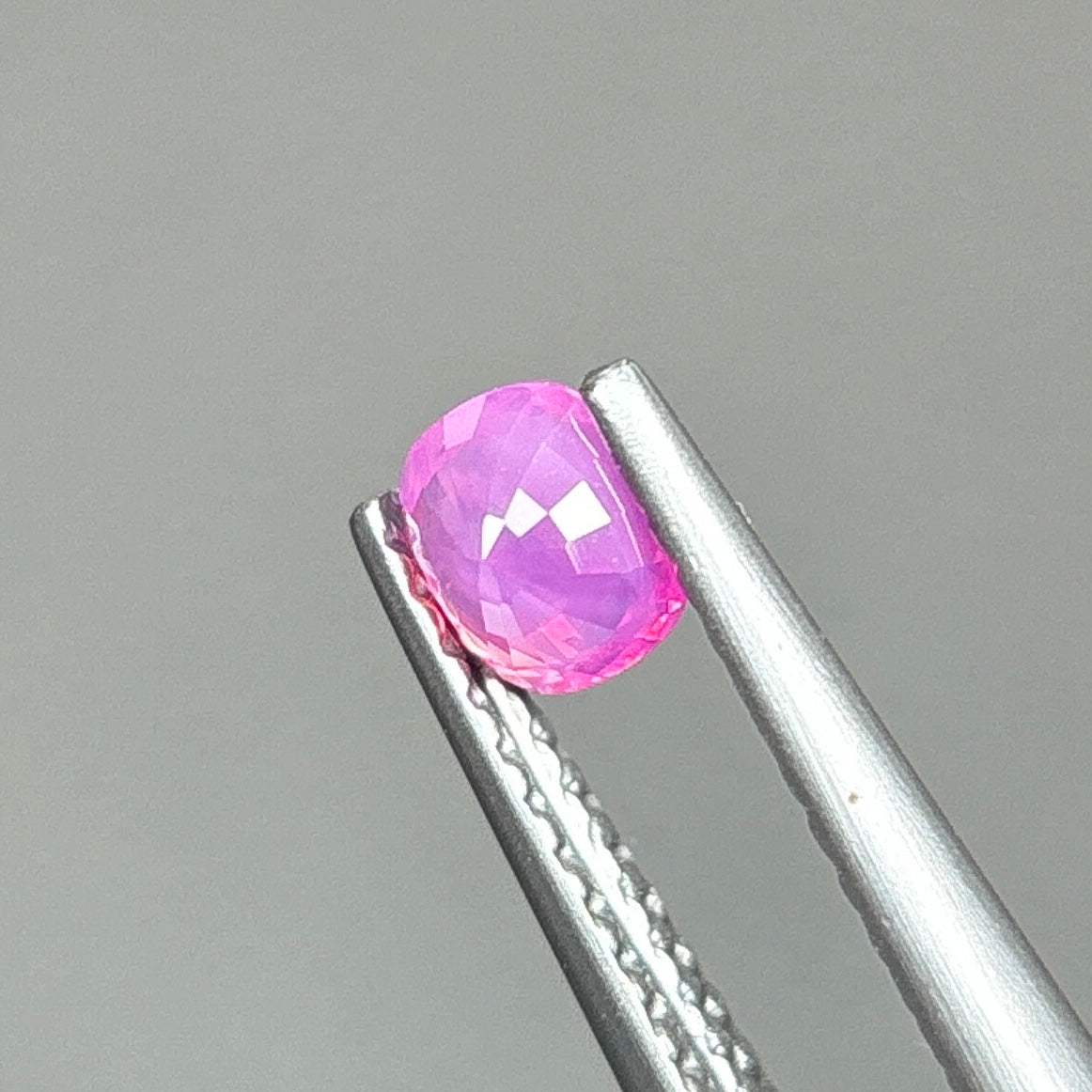 0,43ct Natural Pink Milky Sapphire Viet Nam. Cushion Shape. No Treatment Milky Sapphire Luc Yen.