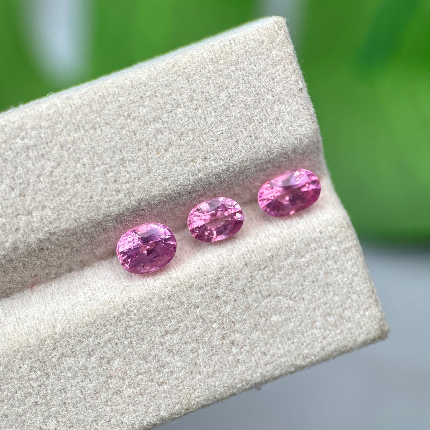 2.01 ct/ 3Pcs Natural Pink Spinel Vietnam. Oval Shape. No Treatment.
