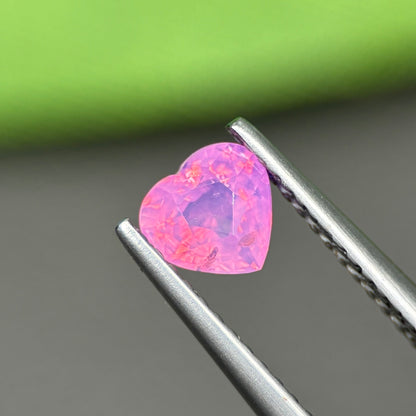0,79ct Natural Pink Milky Sapphire Viet Nam. Heart Shape. No Treatment Milky Sapphire Luc Yen.