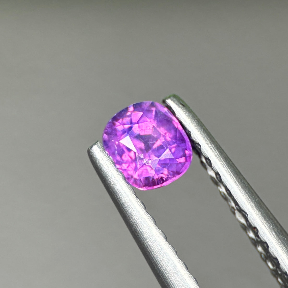 0,44ct Natural Purple Milky Sapphire Vietnam. Cushion Shape. No Treatment Milky Sapphire Luc Yen.