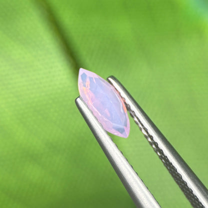 0,68 Natural Pink Milky Sapphire Vietnam. Trilliant Shape. No Treatment Milky Sapphire Luc Yen.