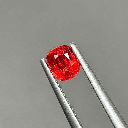 0,63ct Natural Red Spinel Viet Nam. Cushion Shape. No Treatment Spinel Luc Yen.