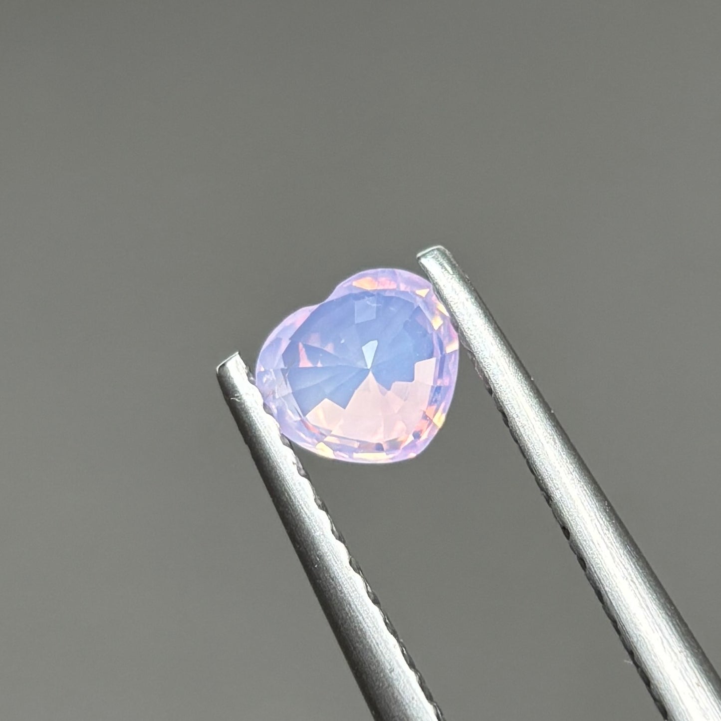 0,57ct Natural Light Pink Milky Sapphire Vietnam. Heart Shape. No Treatment Milky Sapphire Luc Yen.