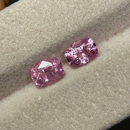 2.06/2Pcs Natural Pink Spinel Vietnam.