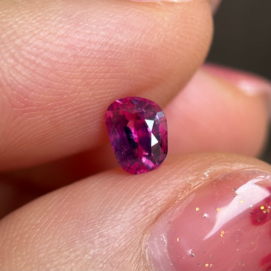 0.77ct Natural Purlish Pink Milky Sapphire Vietnam