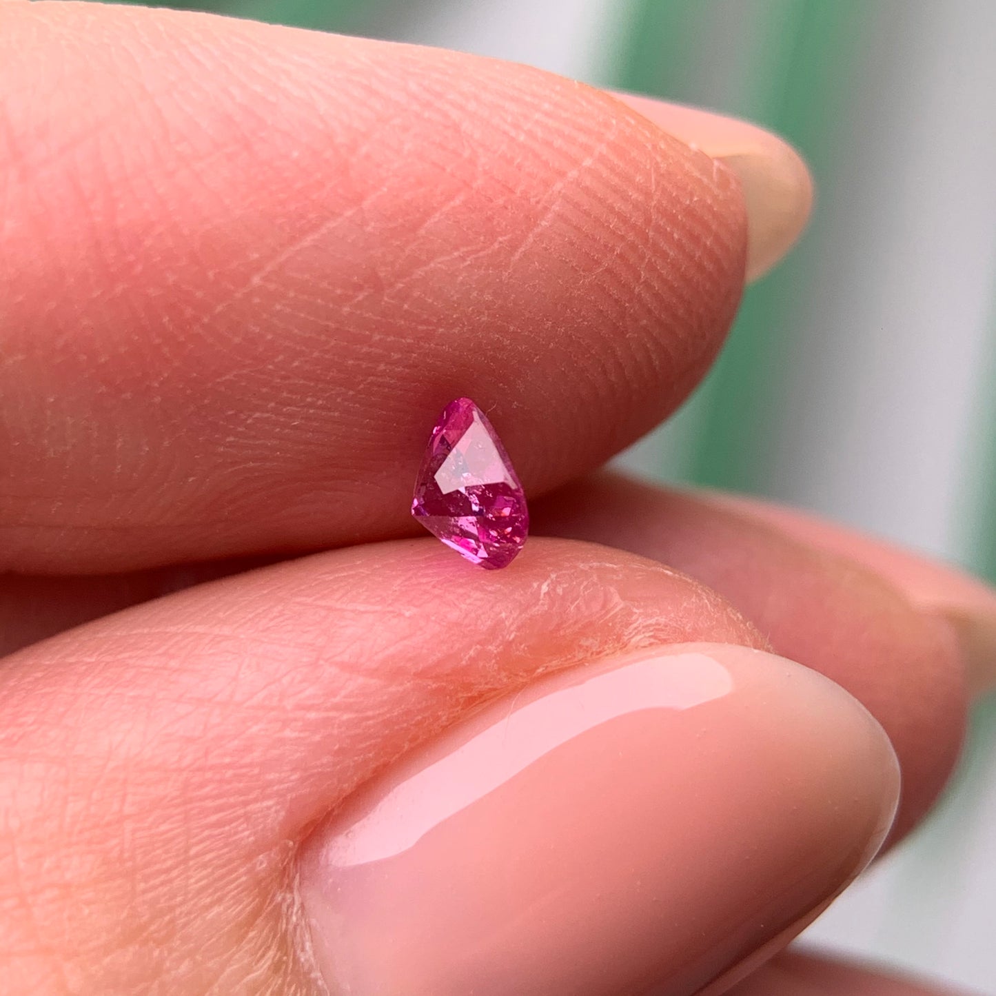 0.32ct Natural Purplish Pink Sapphire Vietnam