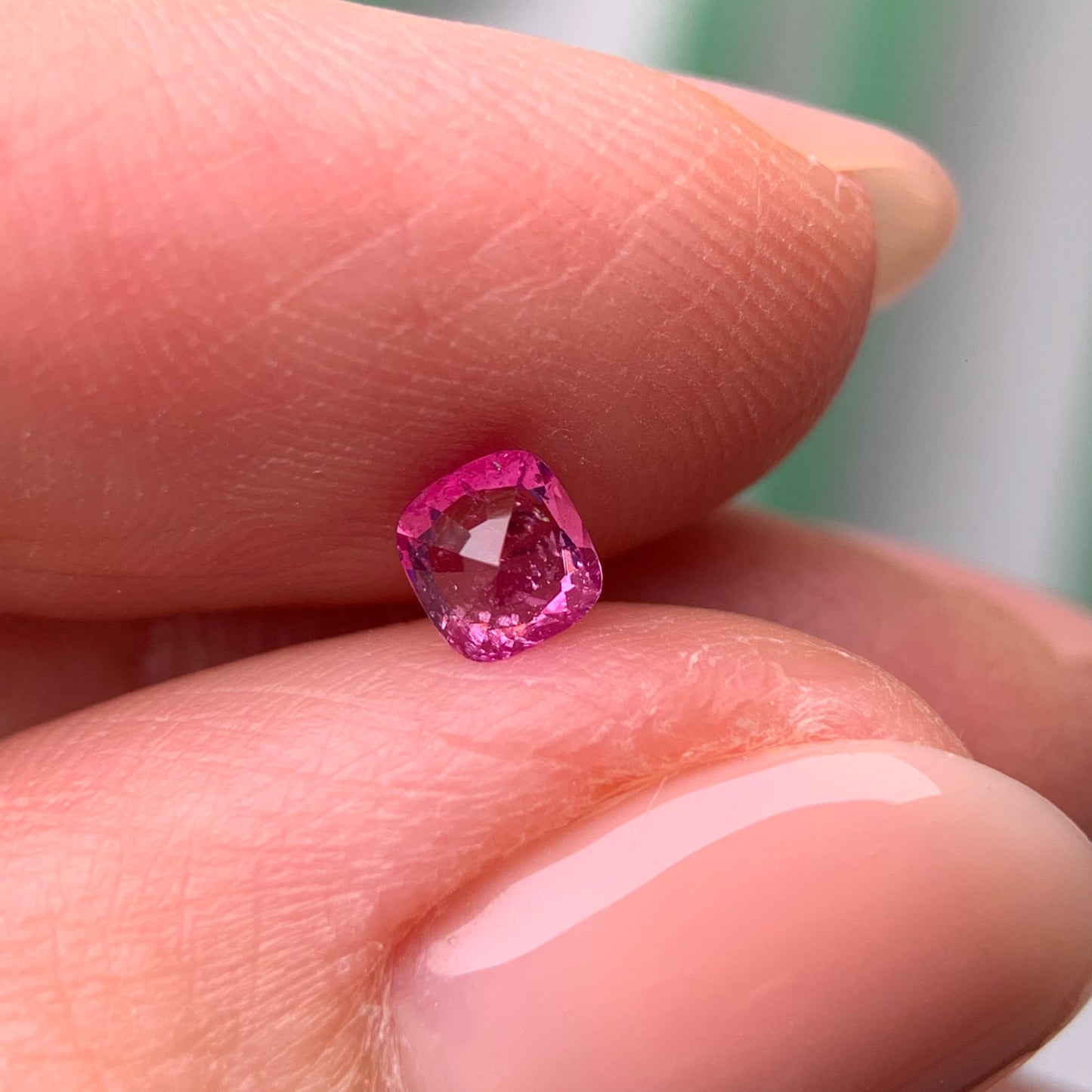 0.32ct Natural Purplish Pink Sapphire Vietnam