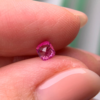 0.32ct Natural Purplish Pink Sapphire Vietnam