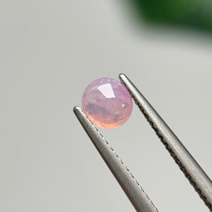 0.95ct Natural Pink Sapphire Vietnam.
