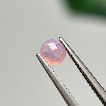 0.95ct Natural Pink Sapphire Vietnam.