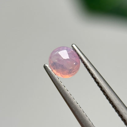 0.95ct Natural Pink Sapphire Vietnam.