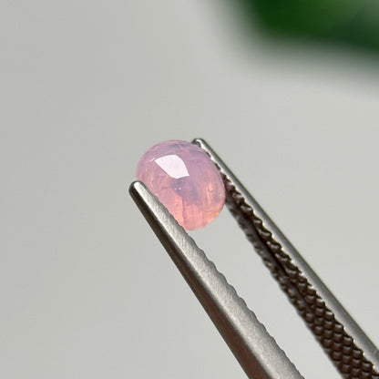 0.95ct Natural Pink Sapphire Vietnam.