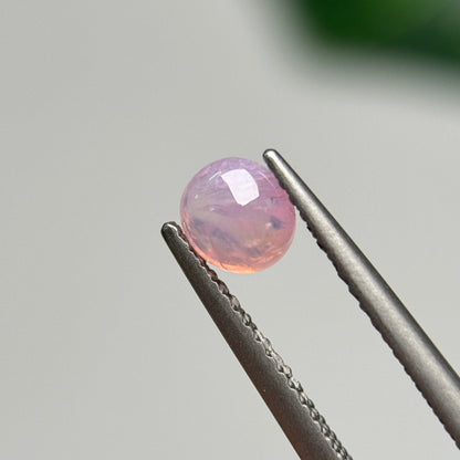 0.95ct Natural Pink Sapphire Vietnam.