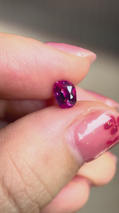 0.77ct Natural Purlish Pink Milky Sapphire Vietnam